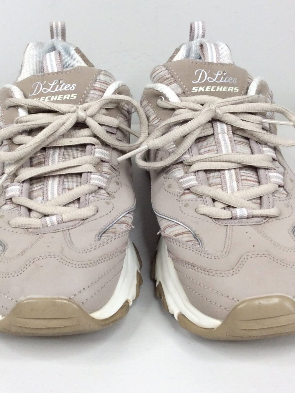 Skechers D'Lites Sneaker Shoes Women's Size 10 Taupe 11978W - Picture 2 of 11